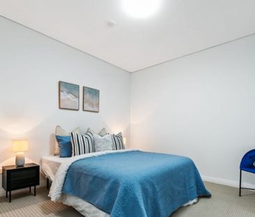 Modern and Spacious Two Bedroom Apartment 300M From Train Station a... - Photo 4