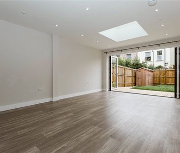 Mina Park Crescent, - Photo 2