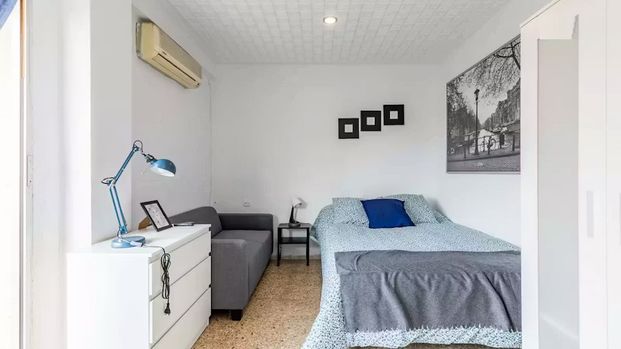 Calle Campoamor, Valencia, Valencian Community 46022 - Photo 1