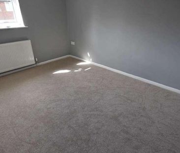 Tennyson Avenue, BL9 - Photo 3