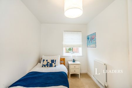 3 bedroom house to rent Pycroft Avenue, Westhampnett, Chichester, PO18 - Photo 5