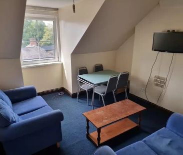 6 Bed Room - Photo 3