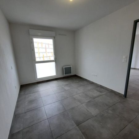 Location Appartement 2 pièces 44m² NIMES 30000 - Photo 4