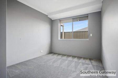 Modern Family Living in Wellard - Spacious & Convenient! - Photo 3