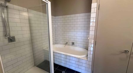 2BR Apartment In Newtown - Photo 5