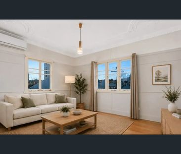 Charming Home in a Convenient Woodend Location - Photo 2
