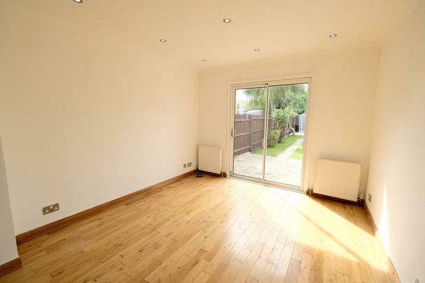 3 bedroom terraced house to rent - Photo 1
