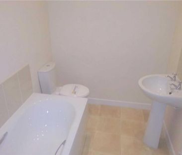 5 bedroom private hall to rent - Photo 2