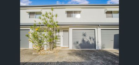 Furnished Townhouse in the Heart of Maroochydore - Rent Will Be $620 Per Week until December 2025 - Photo 2