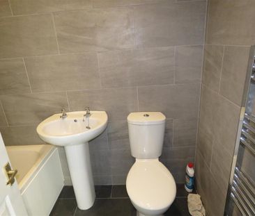 3 bedroom semi-detached house to rent - Photo 4