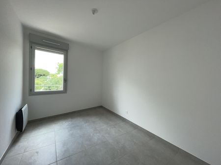 Appartement 3 pièces 73m2 MARSEILLE 9EME 1 130 euros - Photo 4