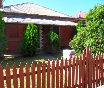 31 Collins Street Wagga Wagga NSW - Photo 1