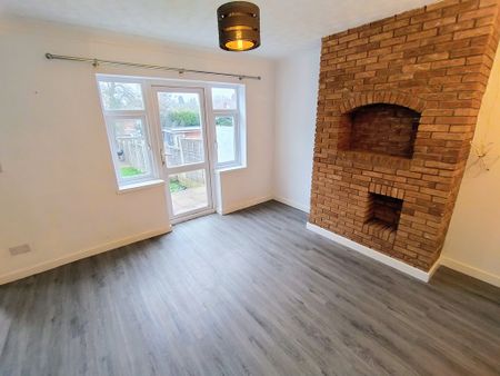 Belvedere Avenue, Penn, Wolverhampton - Photo 3