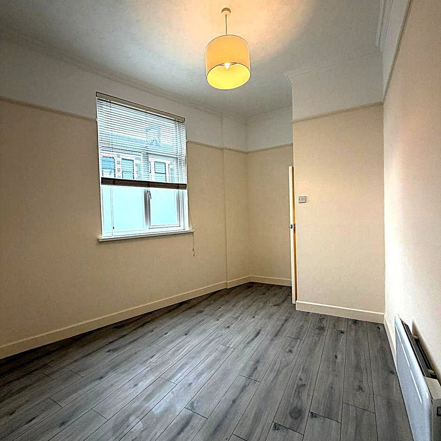 £825 PCM (Water Bills Included), Newly Refurbished One Bedroom Ground Floor Flat in Beda Road, Canton, Cardiff, CF5 1LY - Photo 1