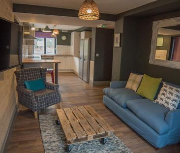 1 bedroom in a flat share to rent - Photo 5