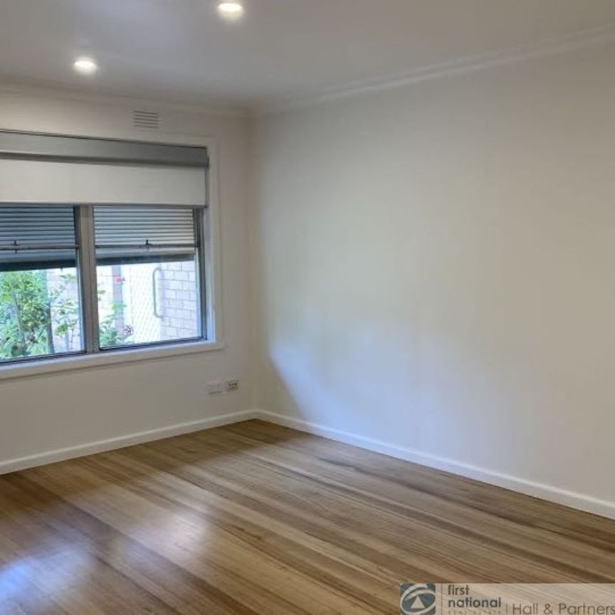 2 / 49 McFees Road, Dandenong - Photo 1