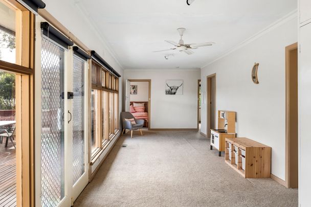 Coastal Living in Prime Frankston South Location (6 month lease) - Photo 1