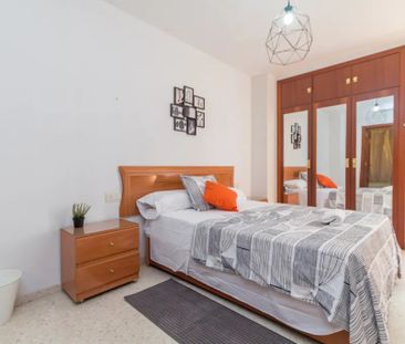 Calle Ferrocarril del Puerto, Málaga, Andalusia 29002 - Photo 5