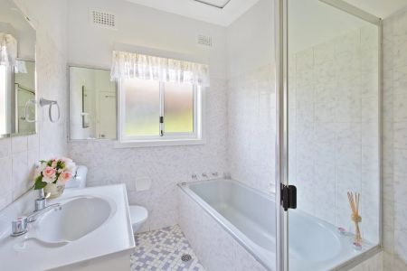 Single-Level Living in Convenient Location - Photo 3