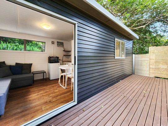 Long Term - Omiha Studio $450pw - Photo 1