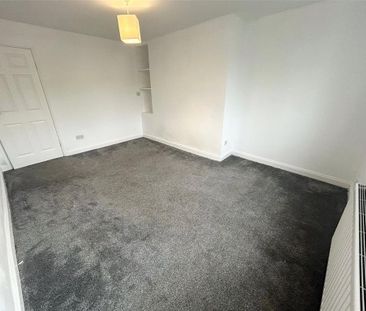 2 bedroom semi-detached house to rent - Photo 3
