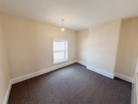 2 Bedroom Flat to Rent in Montagu Street, Kettering, Northants, NN16 - Photo 2