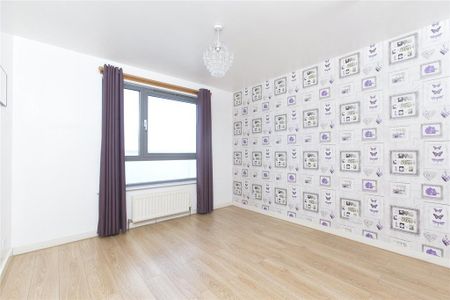 3 bedroom flat to rent - Photo 5