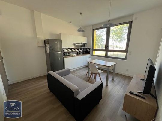 Location Appartement 1 pièce 9m² CHANGE 53810 - Photo 1