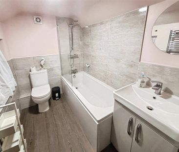 2 bedroom end of terrace house to rent - Photo 2