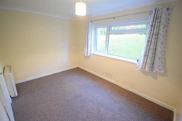 2 bedroom ground floor flat to rent - Photo 1