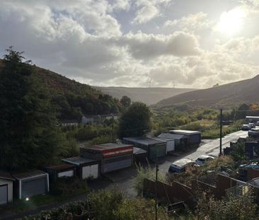 3 bedroom end of terrace house to rent - Photo 1