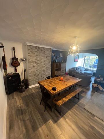 3 bedroom semi-detached house to rent - Photo 3