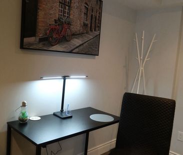 For Lease - 370 Chambers Crescent, Newmarket, Ontario - Photo 4