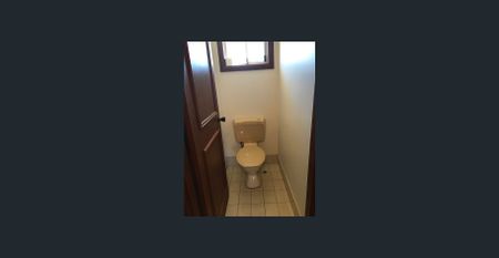 Lovely 3 Bedroom Villa ! - Photo 3