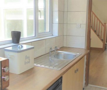 3 bedroom terraced house to rent - Photo 5