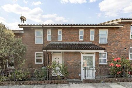 Garden Close, London, SE12 - Photo 2