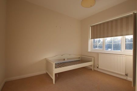 Old Avenue, West Byfleet, Surrey, KT14 - Photo 3