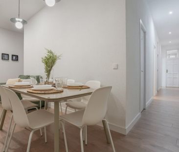 Cozy Room in the Heart of Madrid - Photo 4