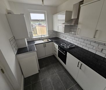 2 bed Terraced - To Let - Photo 4