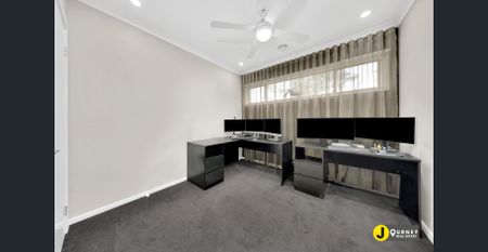 🏡 Modern Living in a Prime Craigieburn Location! - Photo 3