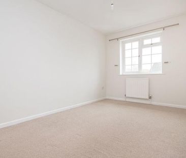 4 bedroom detached house to rent - Photo 4