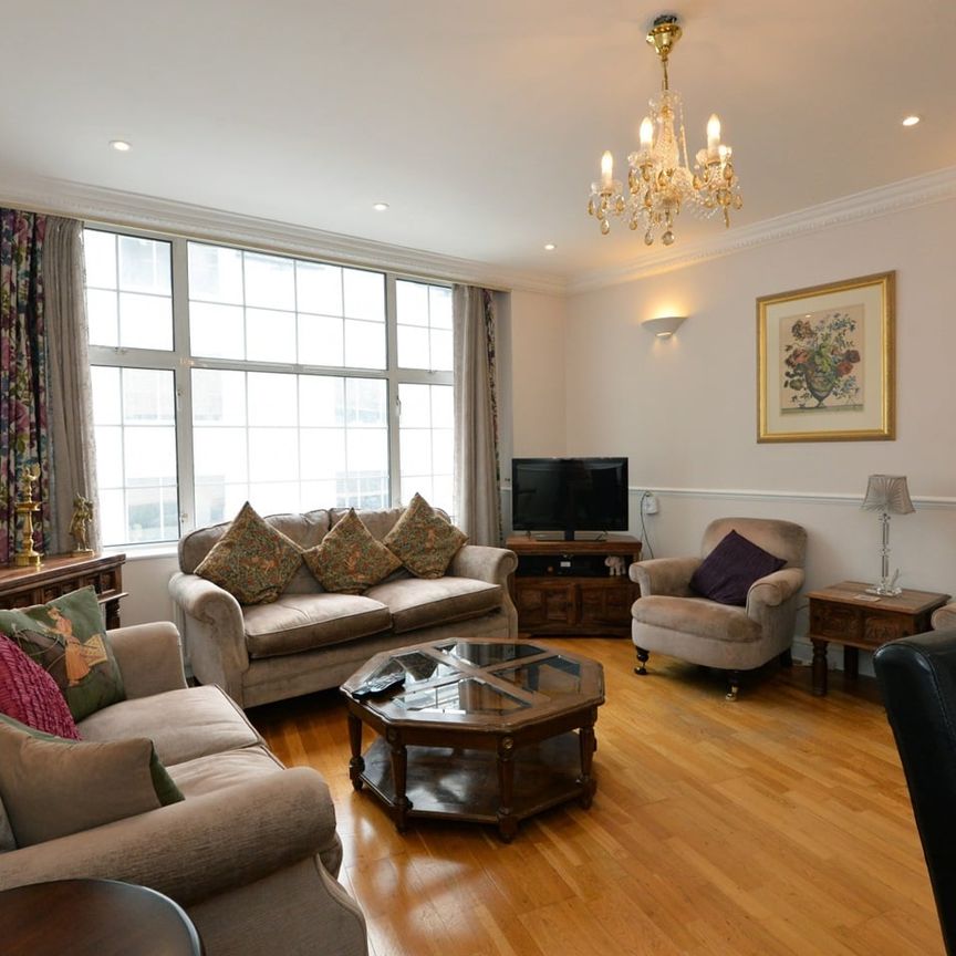 2 Bed Flat, Warren Street, W1T - Photo 1