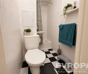 Pronájem menší garsonky v širším centru Pardubic v městské části Ze... - Photo 3