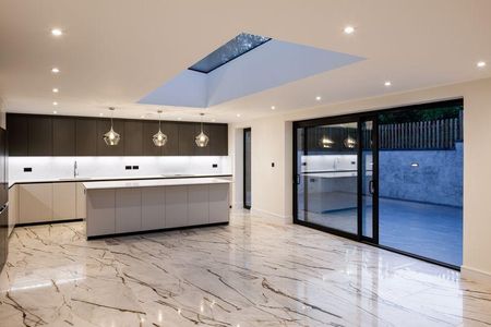 5 bedroom detached house to rent - Photo 5