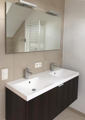 1410, Waterloo - Photo 2
