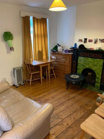 Brickfield Road, SO17 - Photo 2