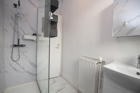 Stronvar Drive, Scotstounhill, Glasgow - Photo 5