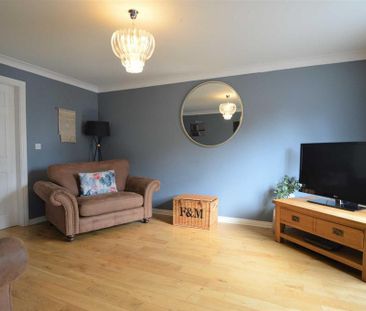 4 bedroom detached house to rent - Photo 4