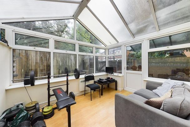 5 bedroom House To Let - Photo 1