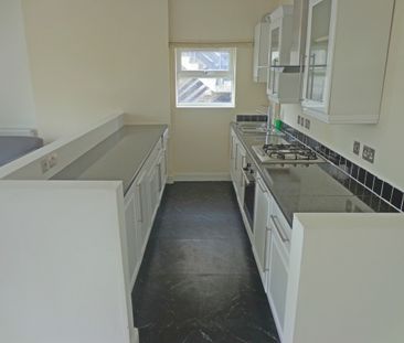 2 Bedroom Flat - Photo 3